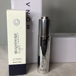 Rejuviniqe light by Monat